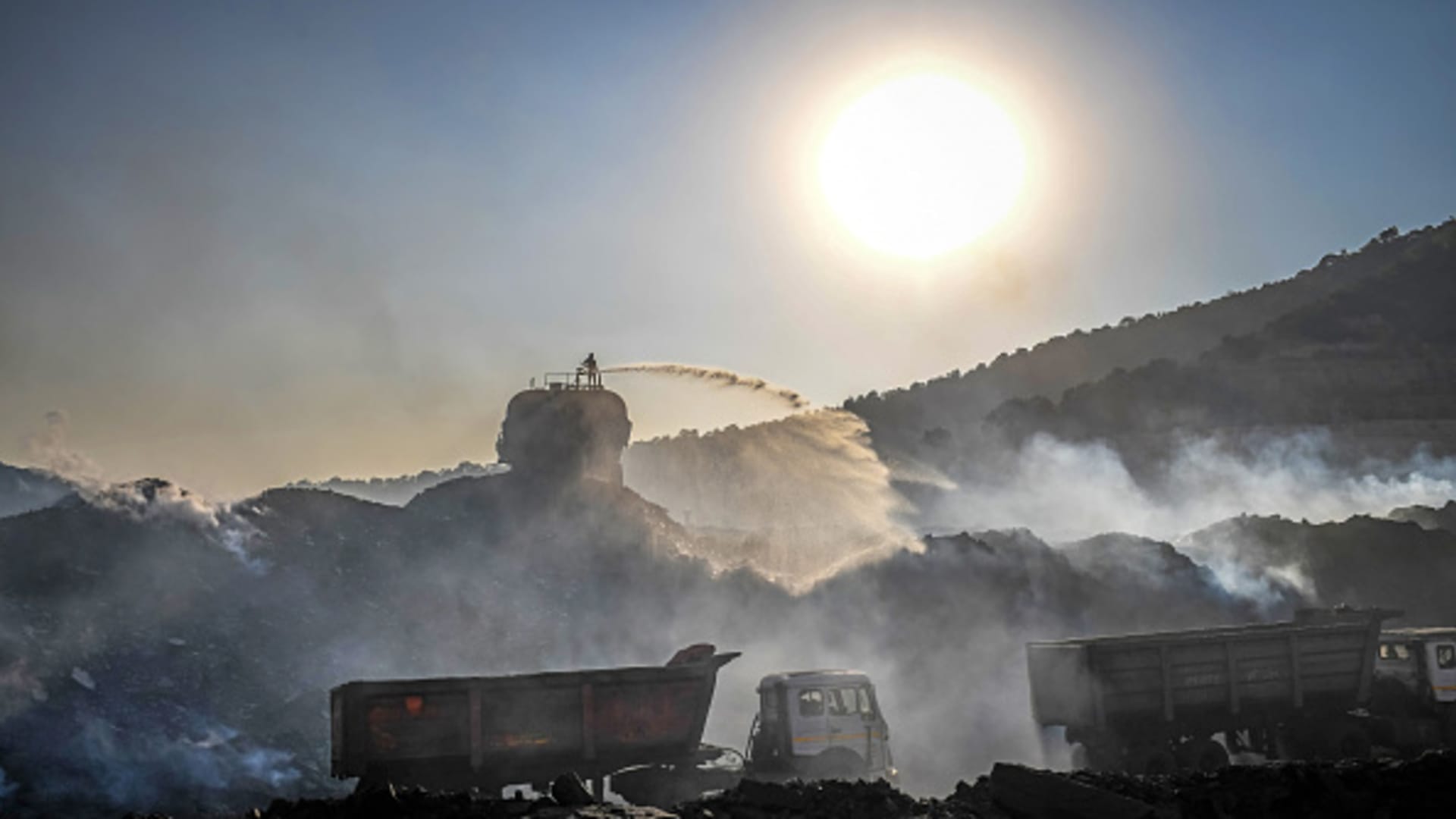 Global commodity selloff is flashing warning signs for world economy