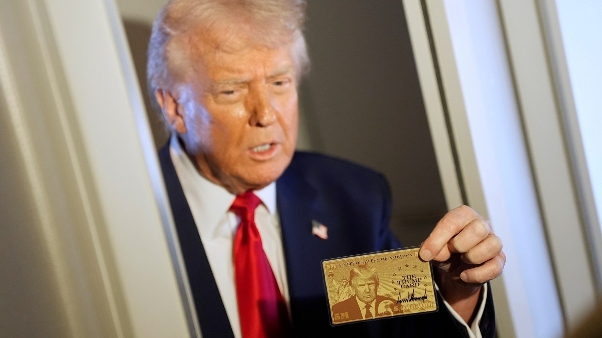 markets fall and dollar weakens