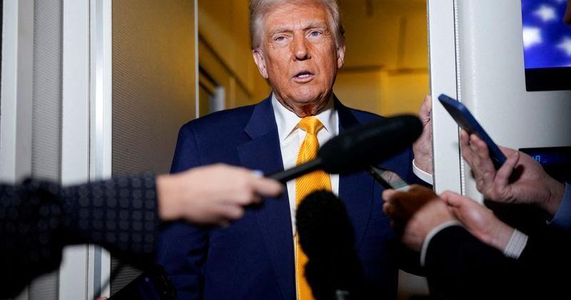 Americans sour on Trump's handling of the economy, Reuters/Ipsos poll finds | U.S. & World