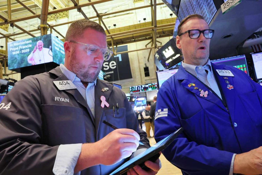 CATL’s Hong Kong IPO Soars 16% In World’s Largest 2025 Listing For European Expansion