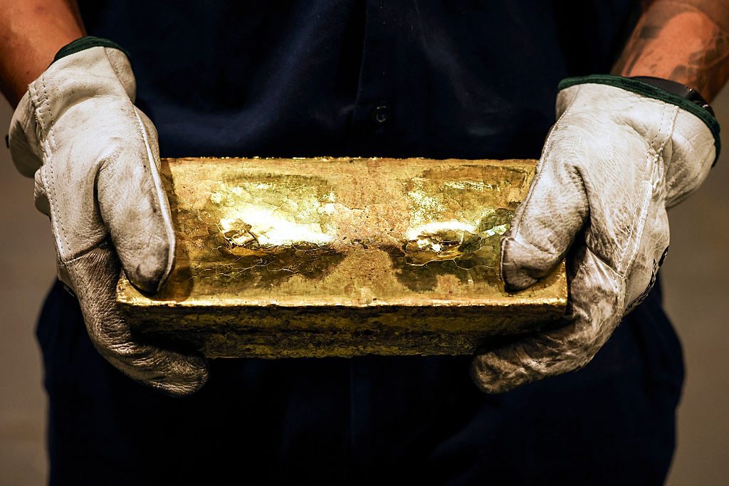Gold rally spells trouble for the dollar