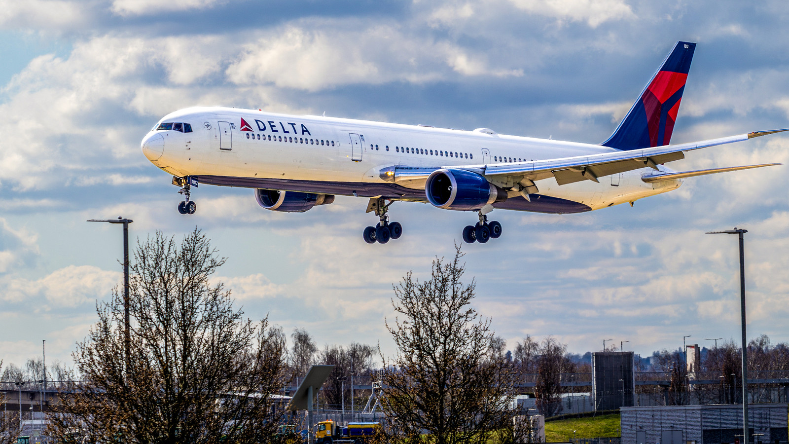 Delta Officially Beats All Other U.S. Airlines For Economy Travel, But It Seems Americans Are Missing Out