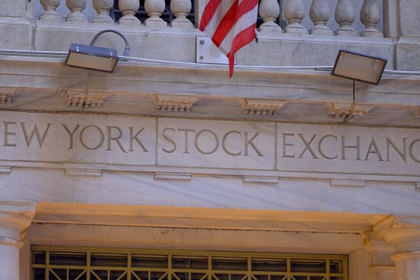 Stocks Retreat as Bond Yields Rise