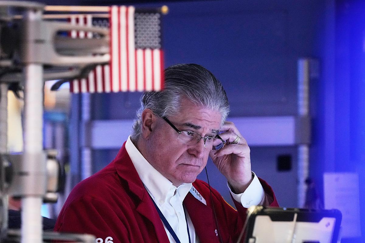 S&P 500, Nasdaq sink as AI worries fuel return to tech sell-off ahead of Google earnings