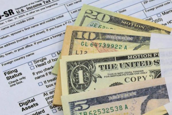 The "K-shaped" economy will affect your 2026 tax refund. Here's how.