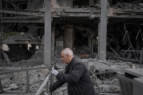 Stocks mixed ahead of G7 meeting as Middle East conflict intensifies